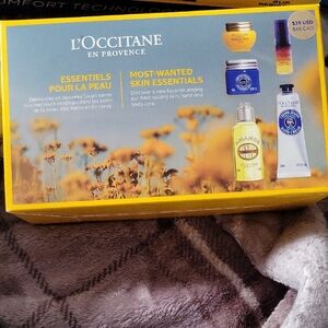 L'OCCITANE Yellow Skin Essentials Set